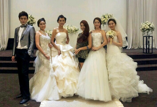 ▲ 2013 미스 경남, 부산 지역 당선자들이 모델로 참여한 웨딩유로의 패션쇼
