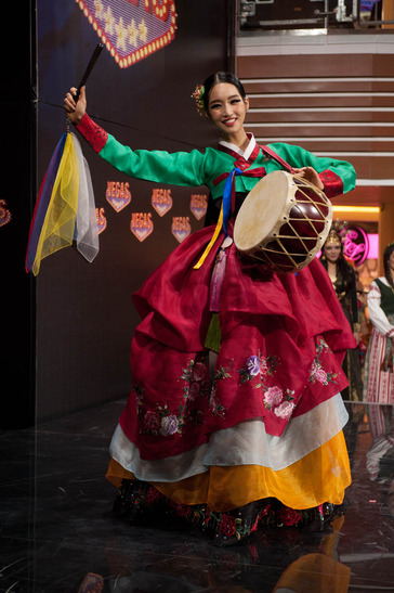 ▲ 한국의 전통의상을 선보이고 있는 미스코리아 김유미(사진=미스유니버스 공식 홈페이지)