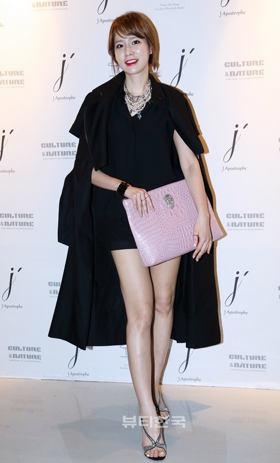 ▲ 2014 FW 서울패션위크 제이 어퍼스트로피 컬렉션에 참석한 이혜원