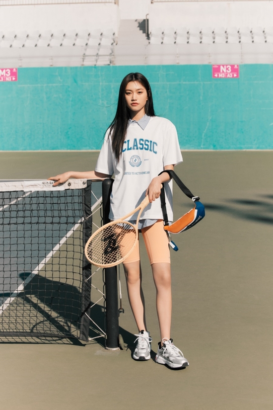 ▲ 위키미키 김도연의 테니스 컨셉 화보가 공개됐다./사진제공=아키클래식