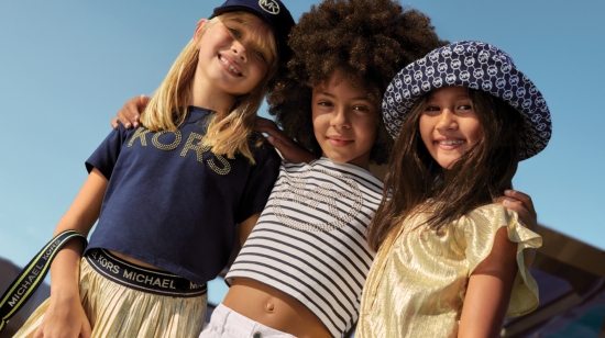 ▲ 마이클 코어스(Michael Kors)가 프랑스 럭셔리 그룹 CWF(Children Worldwide Fashion)와 파트너십을 통해 최초의 아동복 라인 출시했다./사진제공=마이클 코어스