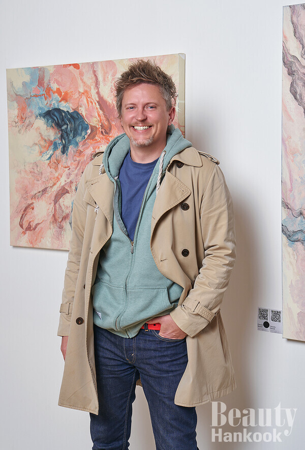 다니엘 베이커 작가/사진=석근 기자/ 뷰티한국 DB